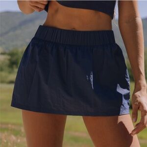 NWT size medium navy Daily Drills Bounce Skirt